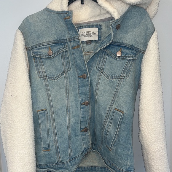 Jean jacket with fleece arms and hoodie - Picture 2 of 5